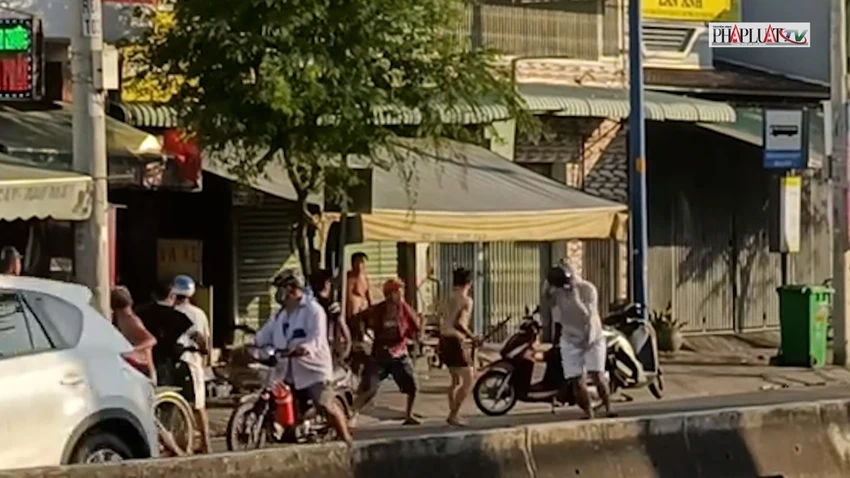 2 nhóm thanh niên đánh nhau gây náo loạn ở đường Đặng Thúc Vịnh