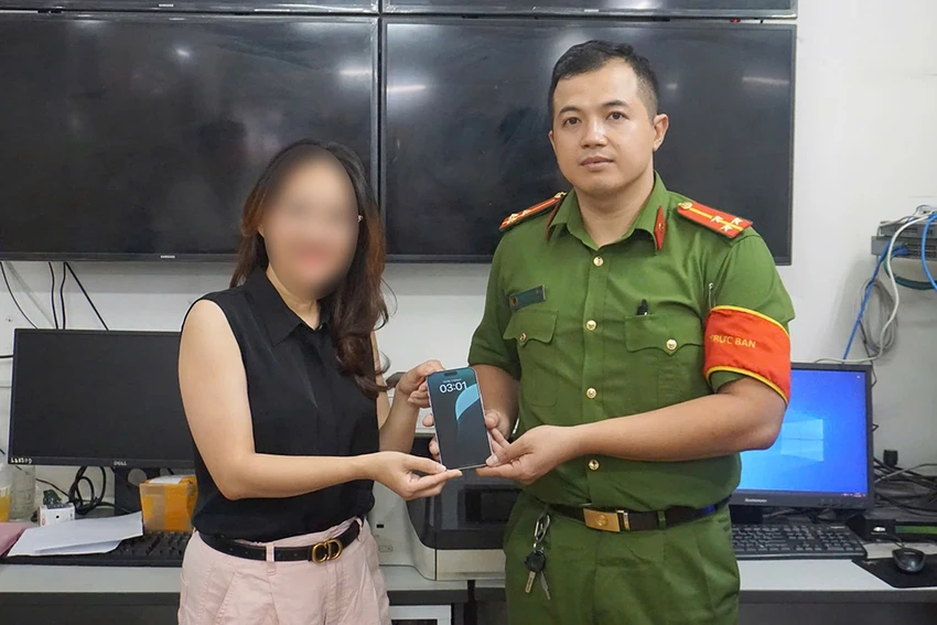 dac-nhiem-bat-nhanh-ke-cuop-giat-dien-thoai-cua-nu-du-khach-my-sau-10-gio.jpg