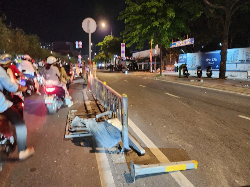 xe-jeep-tong-hang-loat-xe-may-o-tp-hcm-hai-me-con-tu-vong-chu-xe-la-chu-quan-bar-noi-tieng-3.jpg