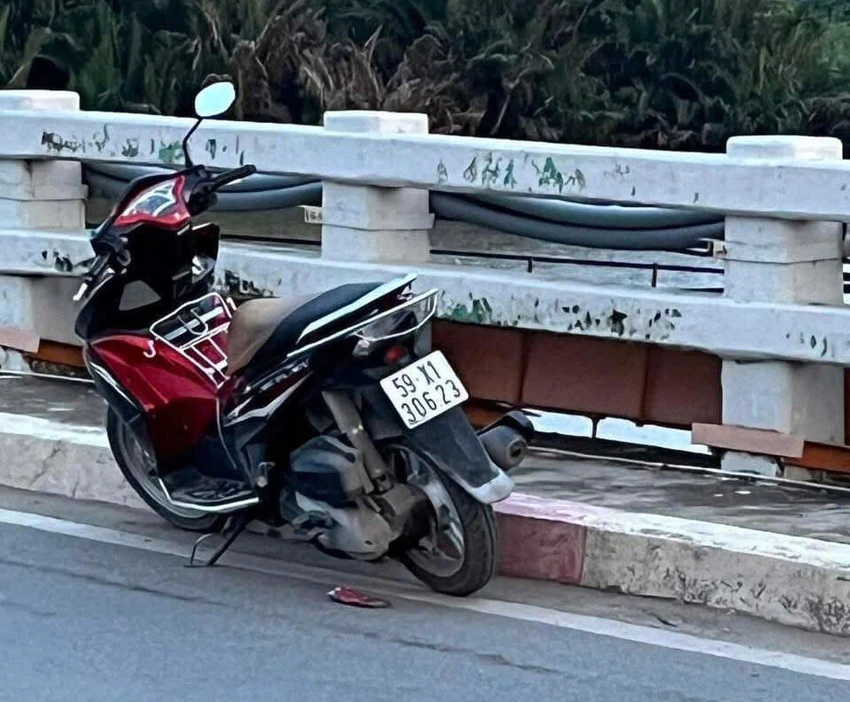 Cảnh sát tìm được thi thể cô gái nghi trầm cảm nhảy xuống sông Tắc