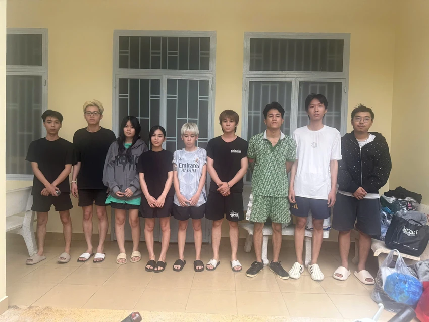 cac-tu-diem-ban-bong-cuoi-o-trung-tam-tp-hcm-hoat-dong-ra-sao-23.jpg