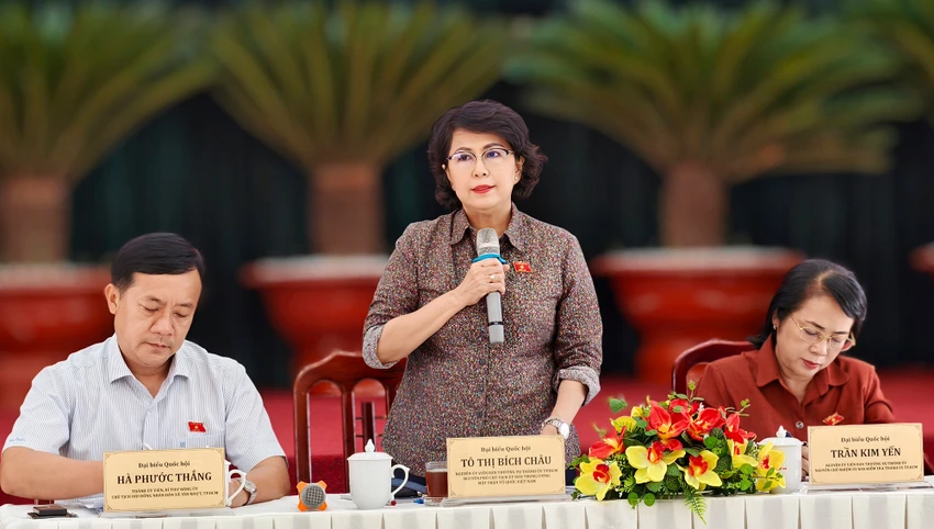 doan-cong-tac-so-4-khao-sat-chuyen-doi-so-tai-xa-binh-chanh-tan-nhut-3.jpg