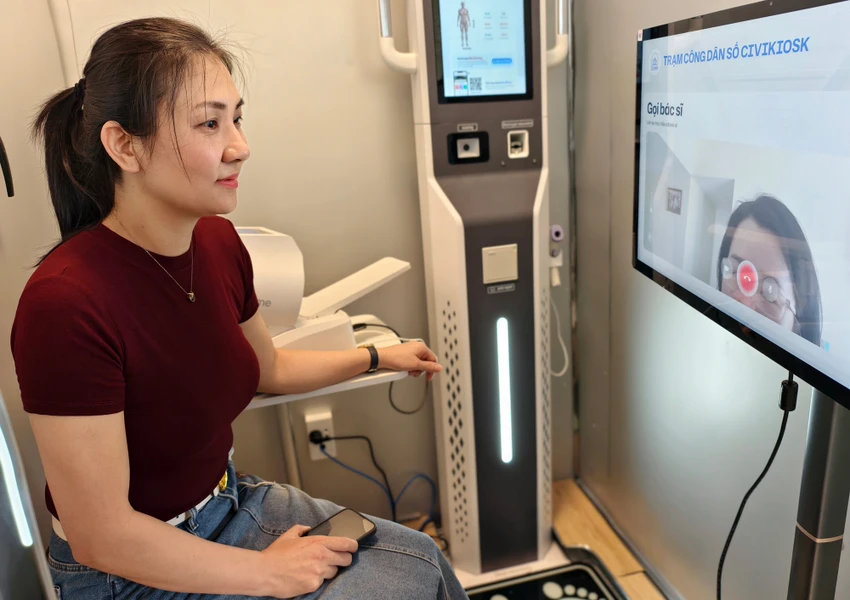 Công an TP.HCM ra mắt mô hình 'Trạm công dân số' tại Cao ốc Đảo Kim Cương