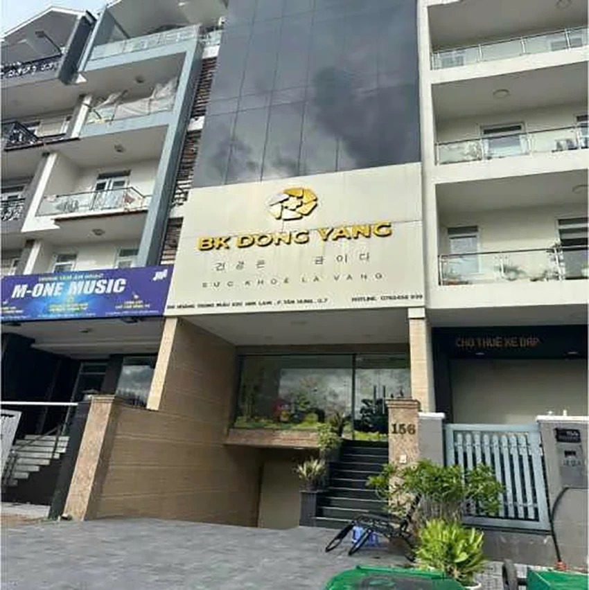 tiem-goi-dau-cat-toc-massage-thue-dien-vien-dong-gia-bac-si-de-chua-benh-lua-18-ti-o-tp-hcm-54.jpg