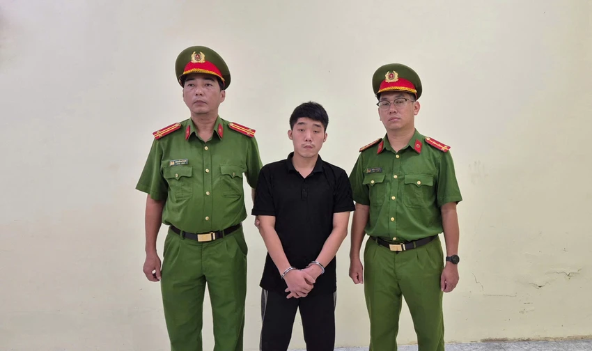 TikToker Đoàn Quốc Việt chủ trang “Dù Bầu Trời” bị Công an TP.HCM bắt
