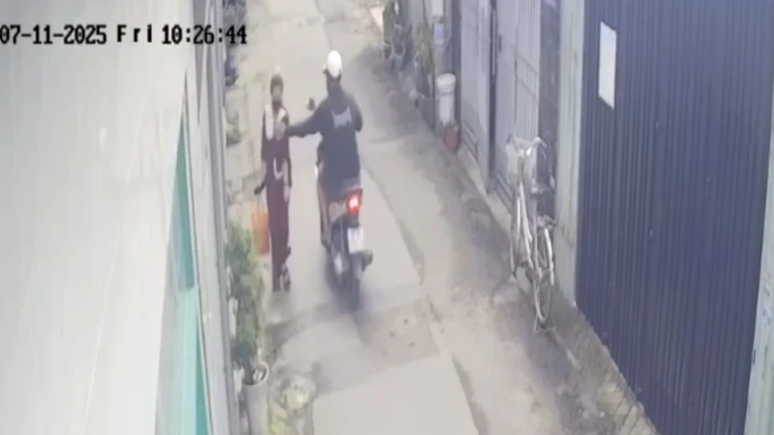 giat-day-chuyen-vang-bat-thanh-nam-thanh-nien-bi-bat-sau-7-gio-truy-xet-08.jpg