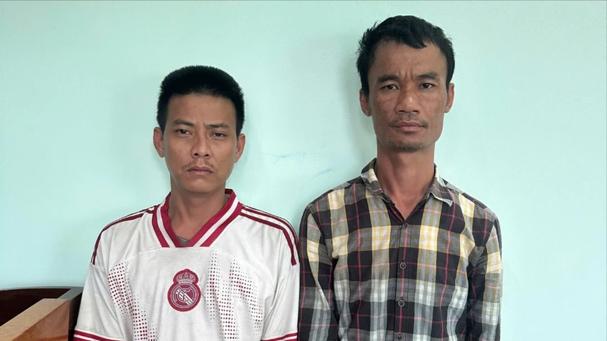 nem-gach-vao-nha-mang-theo-co-le-tim-danh-nguoi-vi-mau-thuan-cua-cha-ban.jpg