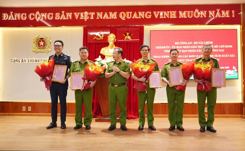 thu-truong-nguyen-van-long-canh-sat-ma-tuy-doi-mat-nhieu-hiem-nguy-cam-do-0.jpg