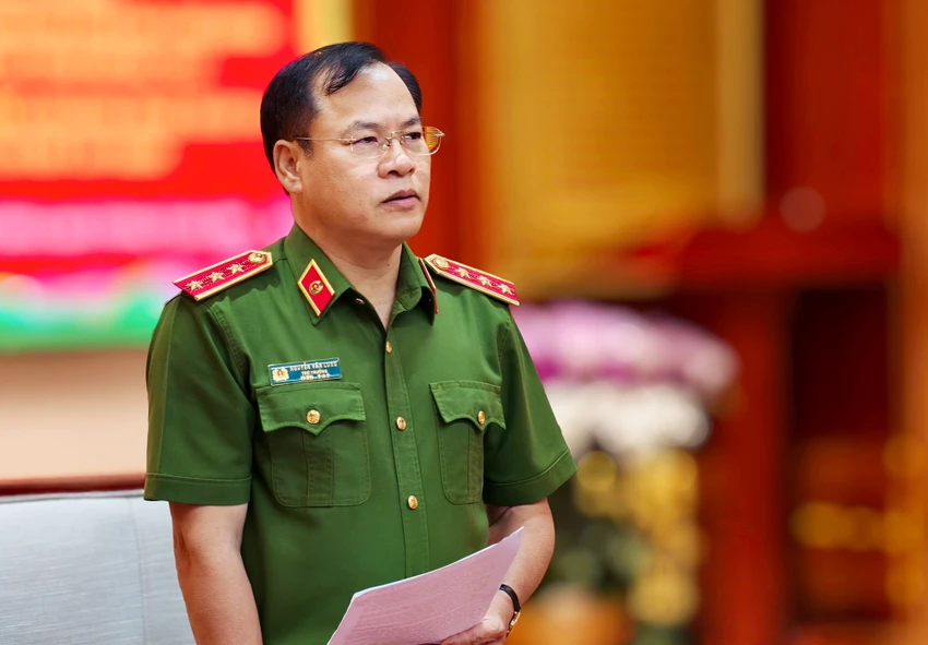 thu-truong-nguyen-van-long-canh-sat-ma-tuy-doi-mat-nhieu-hiem-nguy-cam-do-009.jpg