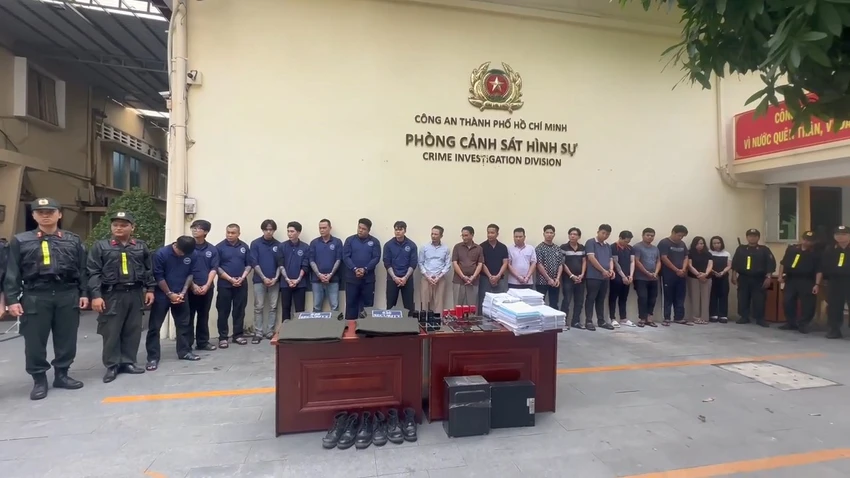cach-duoc-dat-bac-620-tu-tin-doi-pho-cong-an-ra-sao-khi-di-doi-no-55.jpg