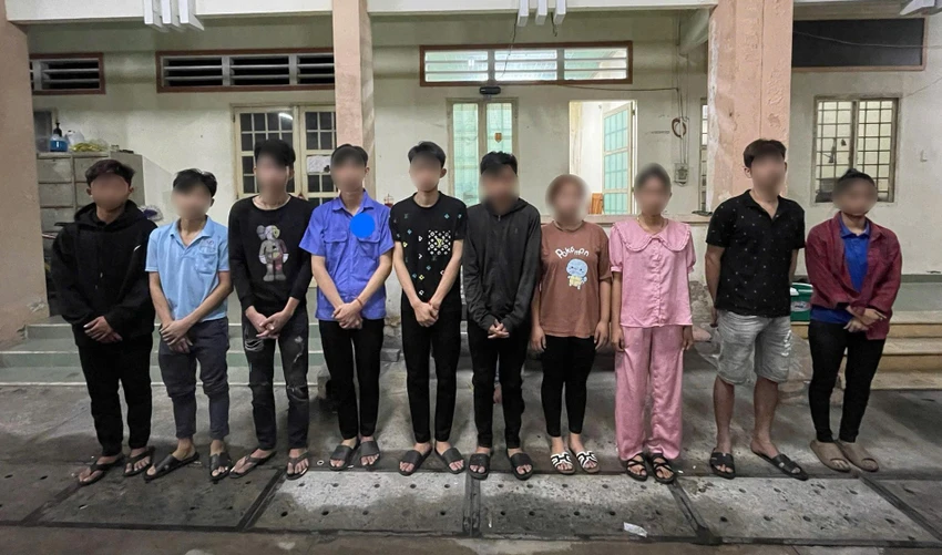 truy-xet-nong-nhom-nguoi-hon-chien-bang-ma-tau-do-mau-thuan-tinh-cam.jpg
