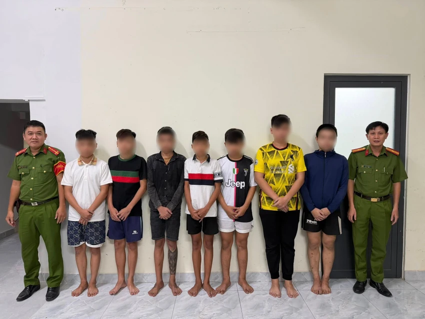 7-thieu-nien-ruot-duoi-gay-nao-loan-sau-lung-benh-vien-cho-ray-bi-trieu-tap.jpg