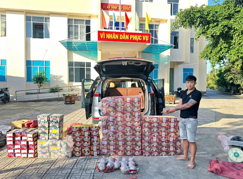 cong-an-tp-hcm-lien-tiep-triet-pha-nhieu-duong-day-buon-ban-phao-lau-dip-tet.jpg