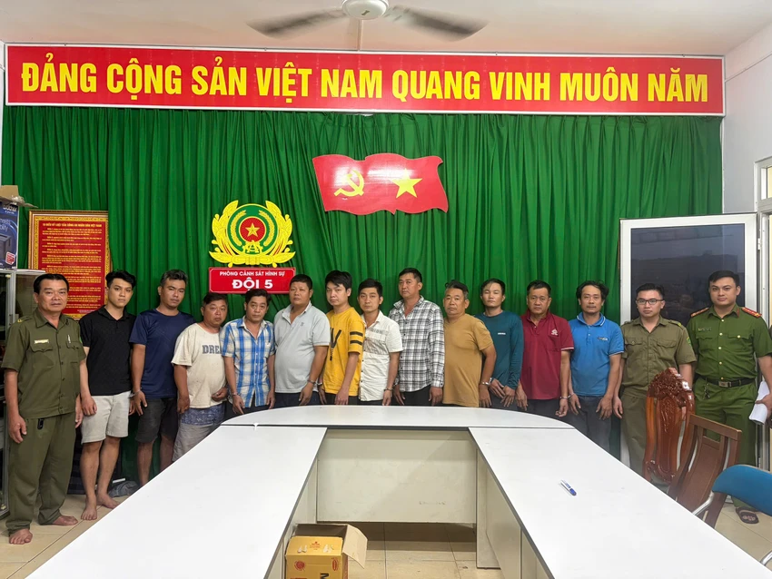 Công an TP.HCM hiện đang sàng lọc, lập hồ sơ xử lý những người liên quan. Ảnh: CA z7520968845379_1e19c09e4b3729026d9024af8dcfc3e0.jpg