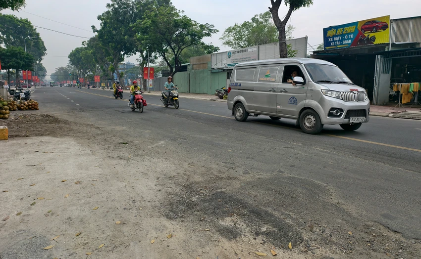 duong-qua-xau-te-xe-lien-tuc.jpg