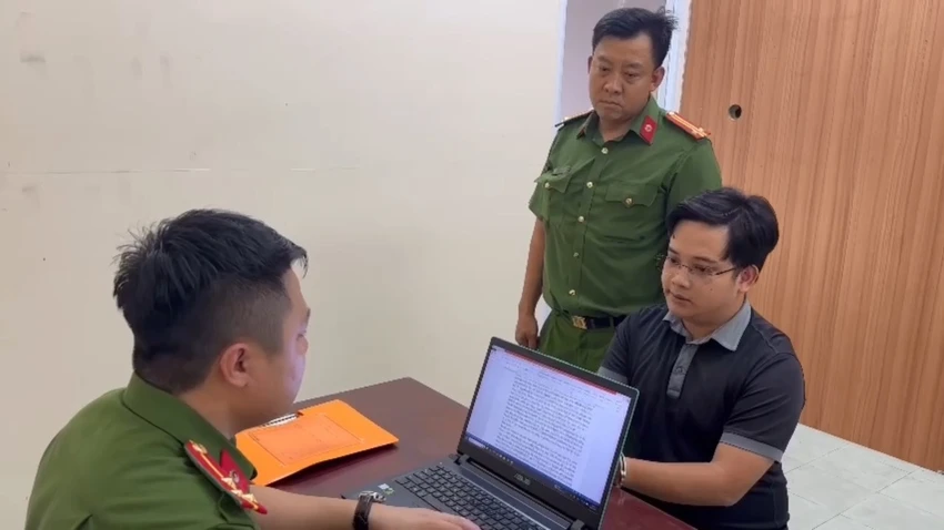 Clip.mp4_snapshot_00.59.733.jpg