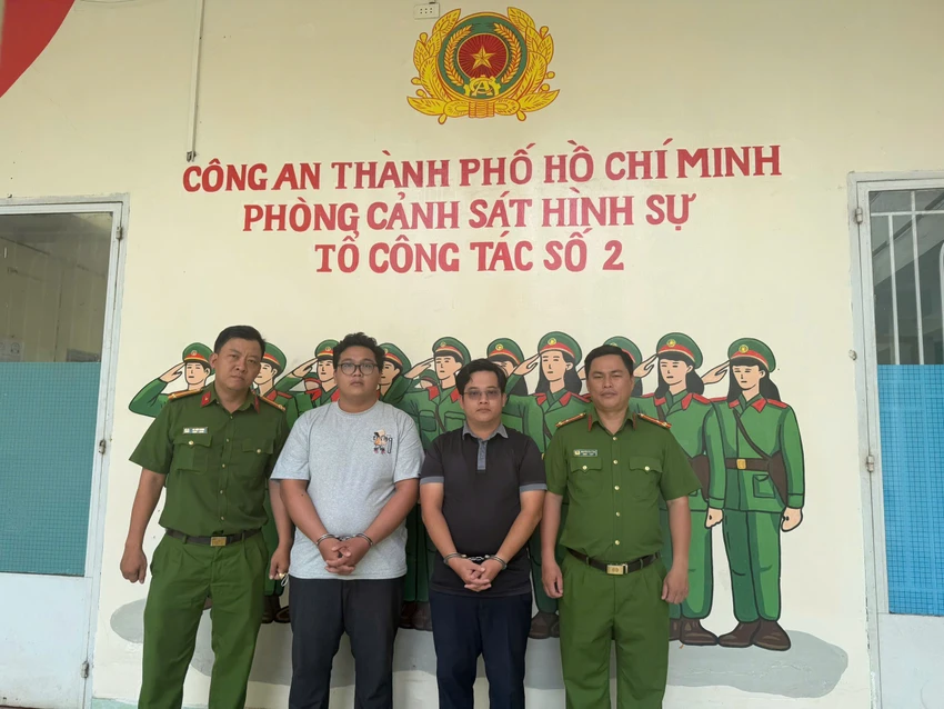 Từ trái sang, Đức, Thịnh.jpg