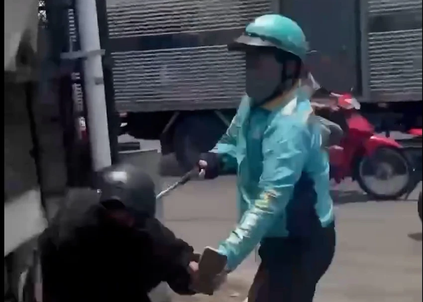 Sequence 07.00_00_19_27.Still002.jpg