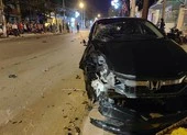 Ô tô đâm gốc cây, xe máy văng 30m, nam thanh niên chết tại chỗ