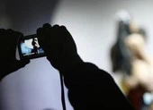 Tống tình thiếu nữ bằng clip 'nóng'