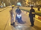 Người đàn ông say rượu đi từ Bình Dương qua quận 12 đòi thăm mẹ