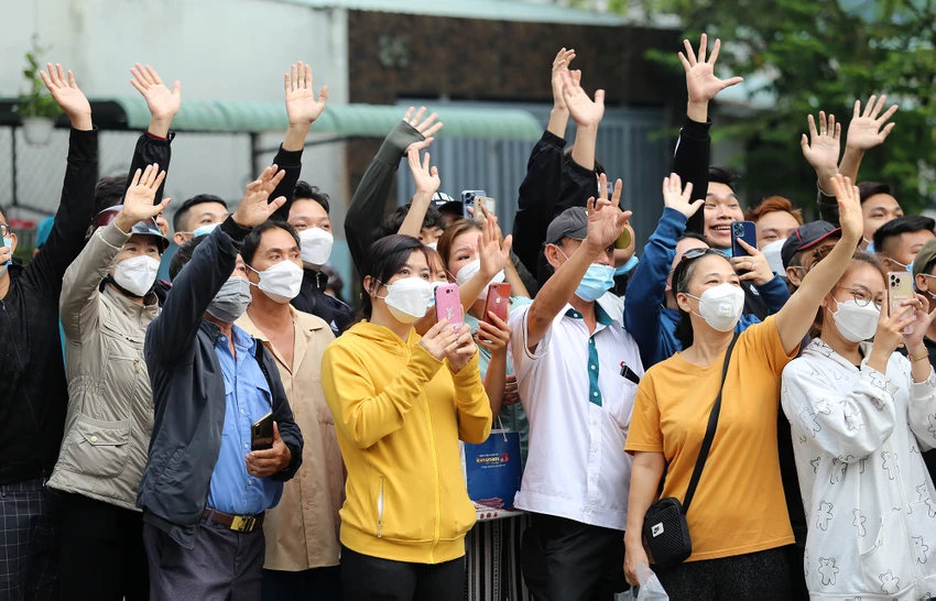 Hàng chục ngàn thanh niên cả nước hồ hởi lên đường nhập ngũ ảnh 6 Hàng chục ngàn thanh niên cả nước hồ hởi lên đường nhập ngũ ảnh 6
