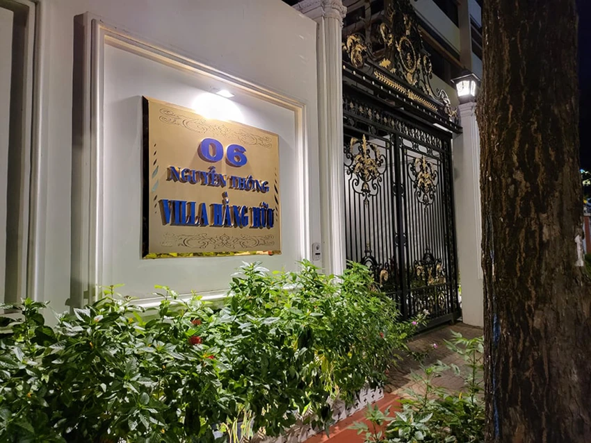 Chùm ảnh: Công an phong toả khu vực nhà bà Hằng để khám xét ảnh 2 Chùm ảnh: Công an phong toả khu vực nhà bà Hằng để khám xét ảnh 2