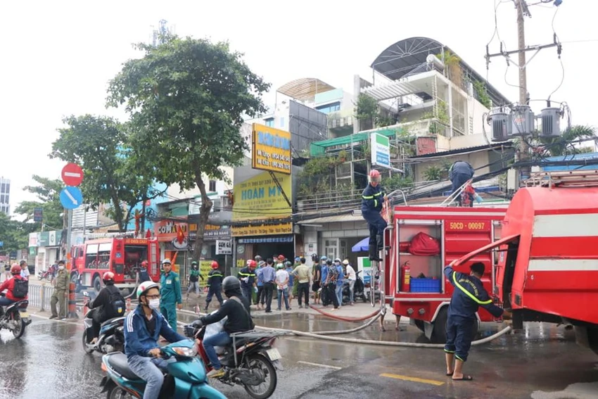 Hiện trường vụ hỏa hoạn. Ảnh: ĐC Hiện trường vụ hỏa hoạn. Ảnh: ĐC