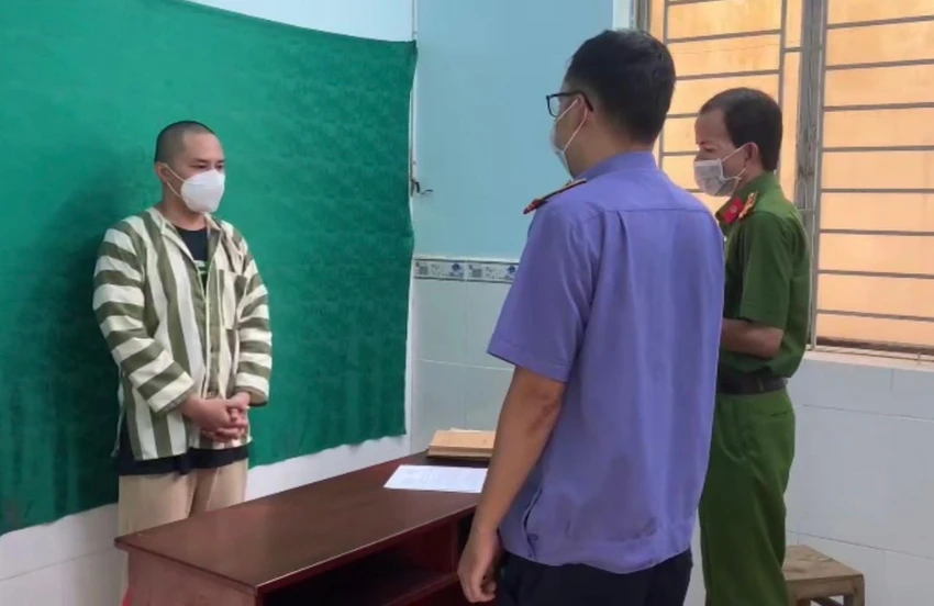 Nguyễn Hoàng Phi thời điểm bị tạm giam. Ảnh: CA