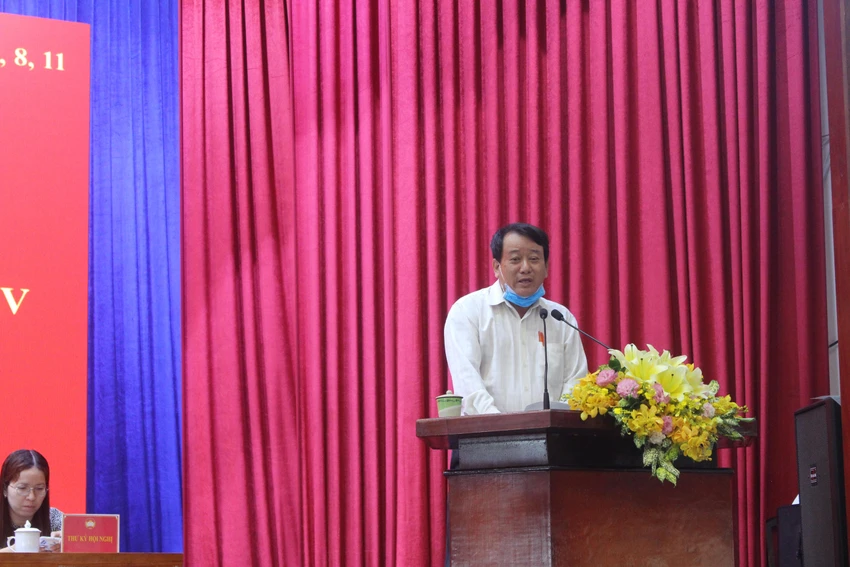 Cử tri Đặng Văn Rành (quận 11) nêu đề xuất về tự chủ của bệnh viện. Ảnh: NGUYỄN YÊN dai-bieu-le-thanh-phong-se-tiep-tuc-co-y-kien-de-som-on-dinh-xang-dau