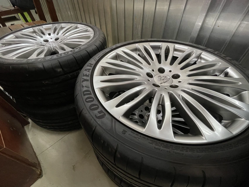 Tang vật 4 bánh xe được Công an thu hồi. Ảnh: CA Tang vật 4 bánh xe được Công an thu hồi. Ảnh: CA