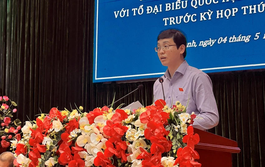 Đại biểu Quốc hội Đỗ Đức Hiển phát biểu tại buổi tiếp xúc. Ảnh: NY Đại biểu Đỗ Đức Hiển phát biểu tại buổi tiếp xúc