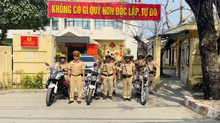 csgt-tp-hcm-tap-trung-luc-luong-tai-cac-khu-vuc-phuc-tap-ve-an-toan-giao-thong-2.jpg