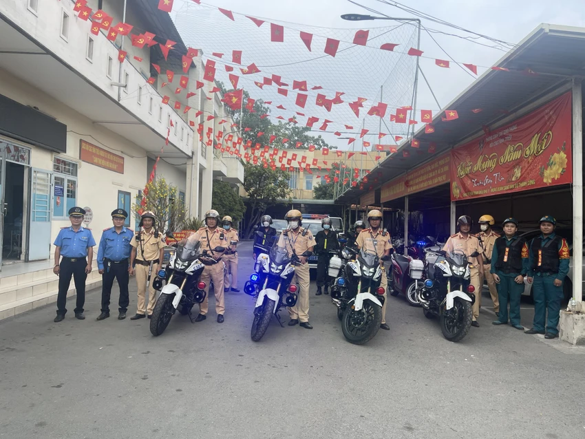 csgt-tp-hcm-tap-trung-luc-luong-tai-cac-khu-vuc-phuc-tap-ve-an-toan-giao-thong-3.jpg