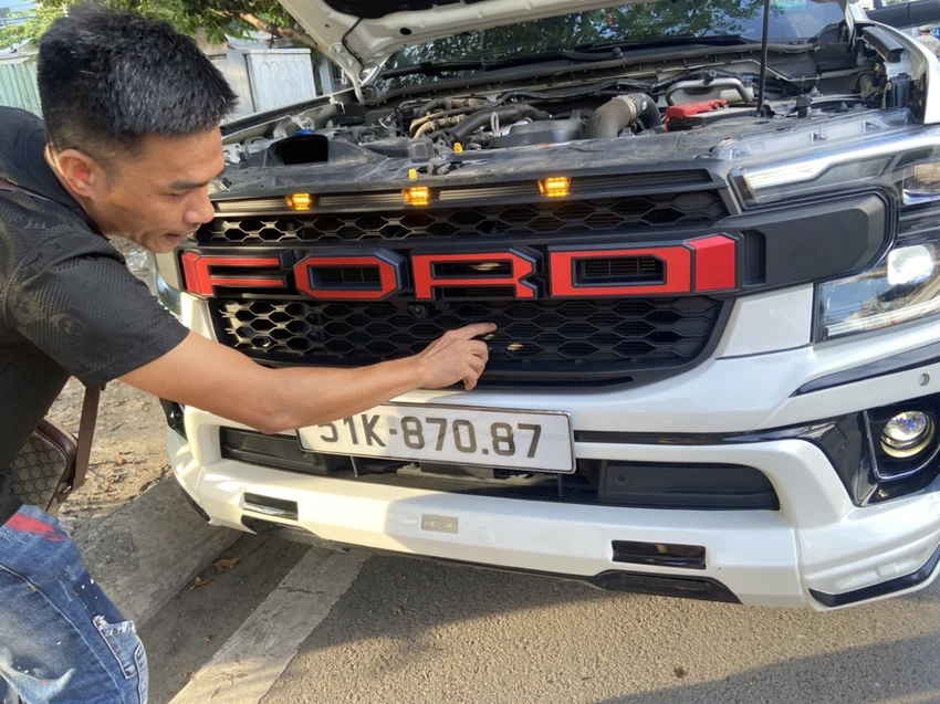 https://plo.vn/csgt-xu-phat-nguoi-lai-xe-ban-tai-do-den-nhu-san-khau-chay-tren-quoc-lo-22