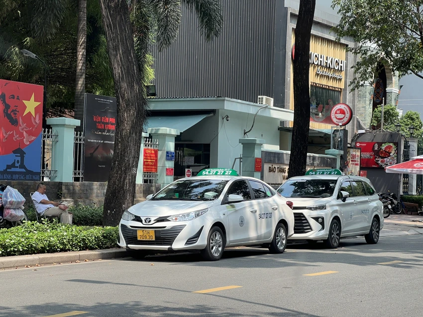 cong-an-vao-cuoc-vu-tai-dien-nan-tai-xe-taxi-trao-tien-o-tp-hcm (3).jpg