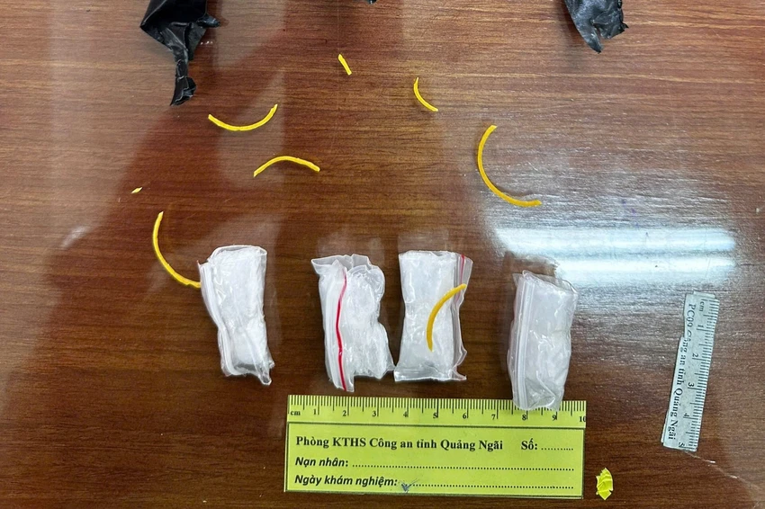 quang-ngai-bat-giam-2-thanh-nien-nhieu-tien-an-tang-tru-trai-phep-chat-ma-tuy-4.jpg