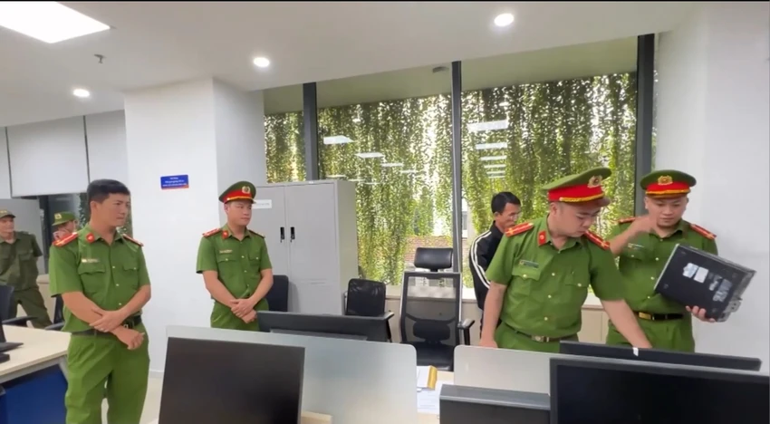 bat-giam-vo-chong-mot-pho-giam-doc-ngan-hang-o-quang-ngai-1.jpg