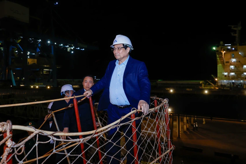 hu-tuong-dat-hang-tap-doan-hoa-phat-san-xuat-ray-thep-cho-hang-loat-du-an-duong-sat-quy-mo-den-250-ty-do-4.jpg