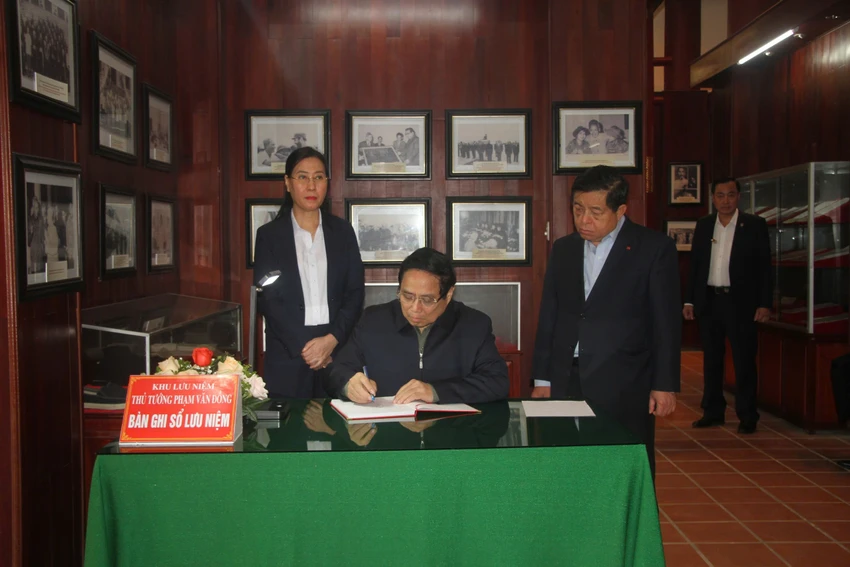 thu-tuong-pham-minh-chinh-lam-viec-voi-tinh-quang-ngai-2.jpg
