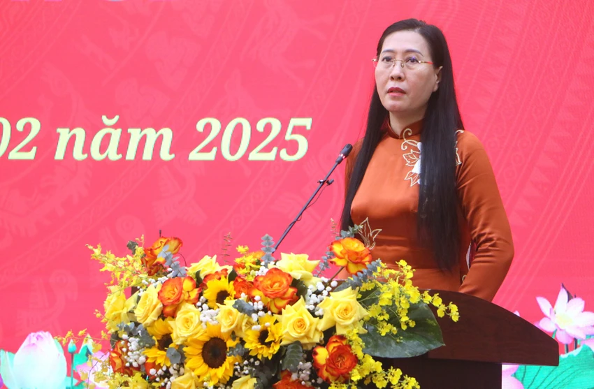 quang-ngai-cong-bo-nhieu-quyet-dinh-ve-cong-tac-can-bo-sau-hop-nhat-nhieu-so-nganh-7.jpg