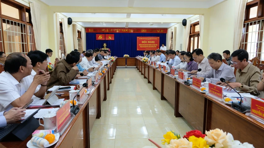 quang-ngai-va-kon-tum-hop-ban-viec-sap-nhap-tinh-1.JPG