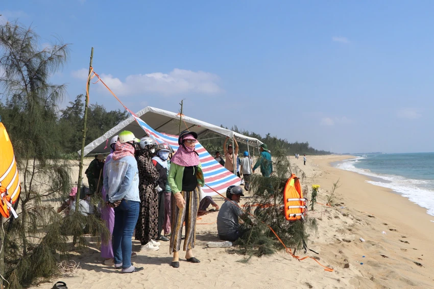 vu-duoi-nuoc-lam-4-hoc-sinh-tu-vong-o-quang-ngai-noi-dau-chong-chat- (10).jpg