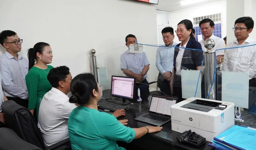 i-thu-tinh-uy-quang-ngai-kiem-tra-cong-tac-chuan-bi-van-hanh-chinh-quyen-dia-phuong-hai-cap-2.jpg