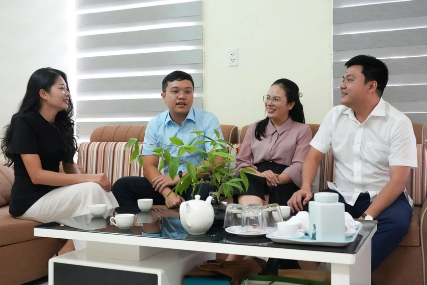can-bo-kon-tum-ve-quang-ngai-vung-troi-nao-cung-la-to-quoc-2.jpg