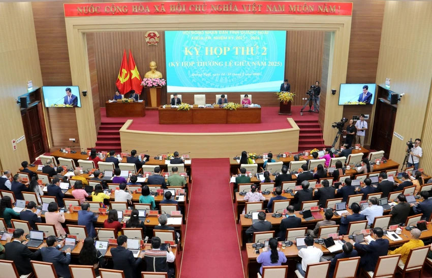 Quảng Ngãi thông qua chính sách hỗ trợ đặc thù cho cán bộ sau sáp nhập