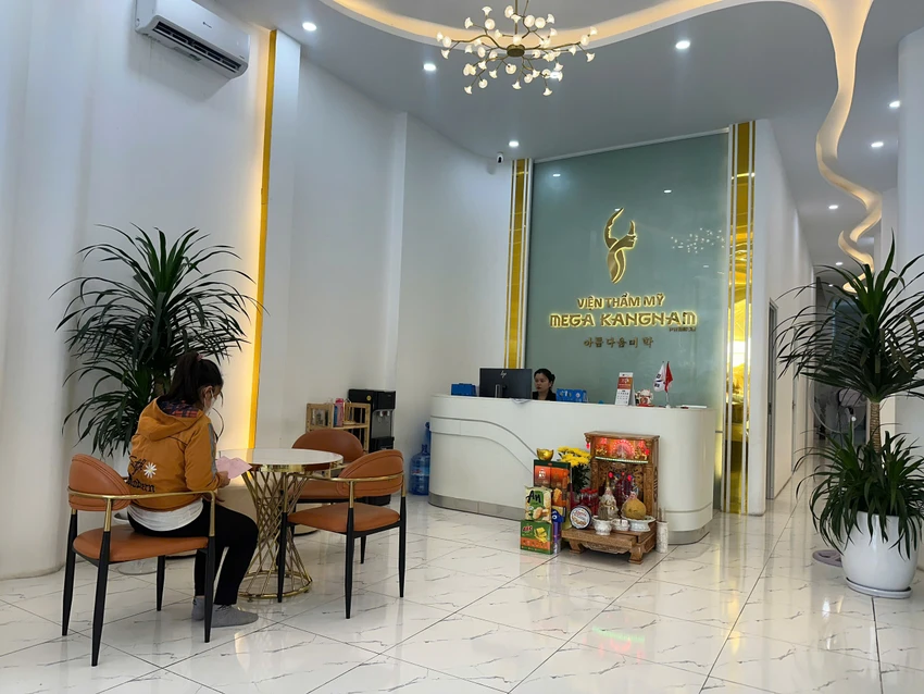 vien-tham-my-moi-chai-lam-dich-vu-chui-6.jpg