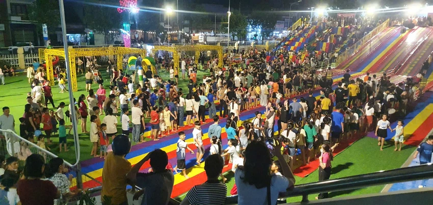khu-vui-choi-o-quang-ngai-bi-phan-anh-thu-phi-bat-hop-ly-khong-dam-bao-an-toan-nhieu-tre-bi-thuong-3.jpg