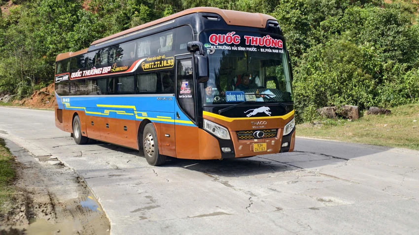 ac-mong-cua-tai-xe-tren-deo-lo-xo (2).jpg