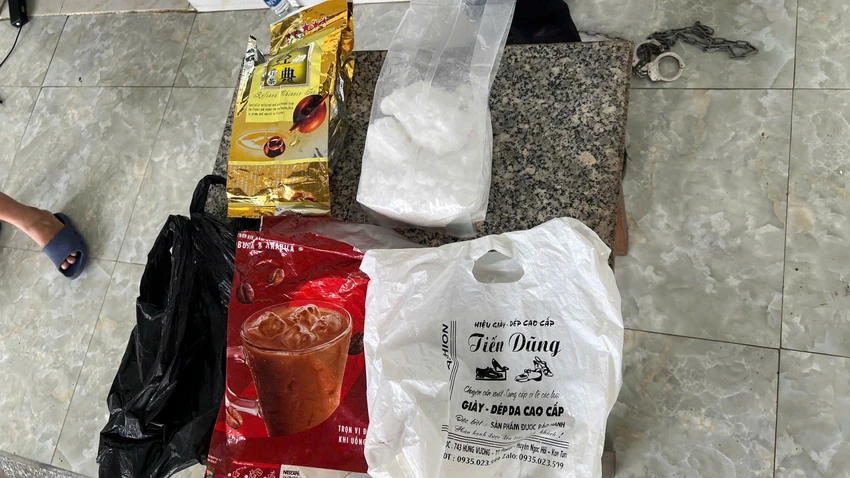 quang-ngai-bat-ke-van-chuyen-1kg-ma-tuy-tong-hop (2).jpg